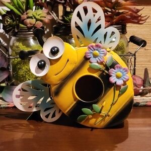 Metal Birdhouse Cute Yellow Bee - NWT RESTOCKED